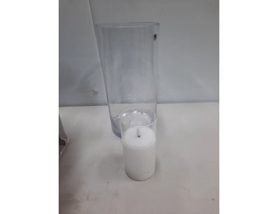 Battery operated candles in glass.

Quantity: 4...