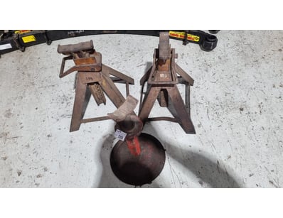 MOSTLY UNRESERVED 4x4 WORKSHOP BUSINESS CLOSURE... - Lot 239