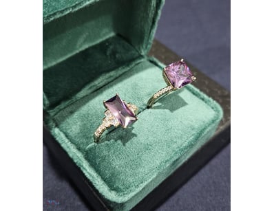 2XPCS GOLD PLATED RINGS WITH CUBIC ZIRCONIA STONES...