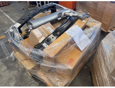 BRAND NEW Pallet of Car Parts Including 
Part No....