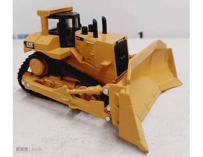1:50 SCALE CATERPILLAR D11T DIECAST MODEL BULLDOZE...