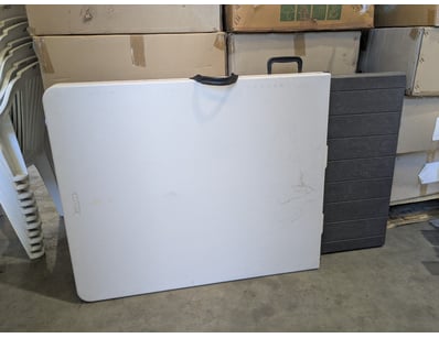 Portable folding table set comprising one white po...