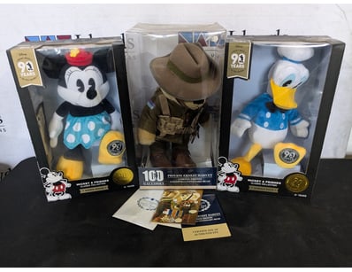 COLLECTION OF TEDDIES, 90 YEARS, THE TRUE ORIGINAL...