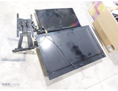 TV/Monitor Bundle – Mixed Sizes – Includes Wall Mo...
