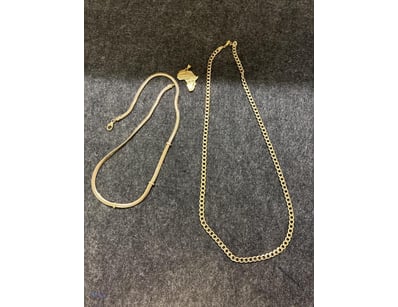 SILVER FILLED JEWELLERY LOT

INCLUDES: 
MEN’S CHAI...