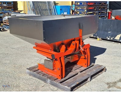800L PTO Driven Fertiliser Spreader, Approximately...