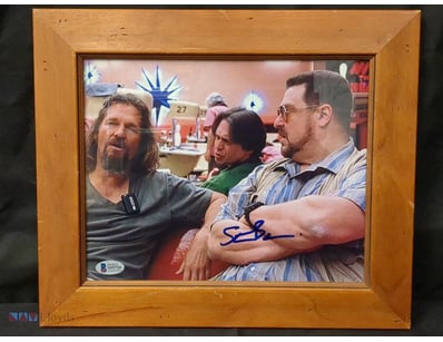 AUTOGRAPHED PHOTOGRAPH OF STEVE BUSCEMI.

Item Siz...
