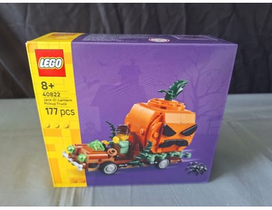 **UNRESERVED** LIFETIME COLLECTION OF LEGO PART... - Lot 329