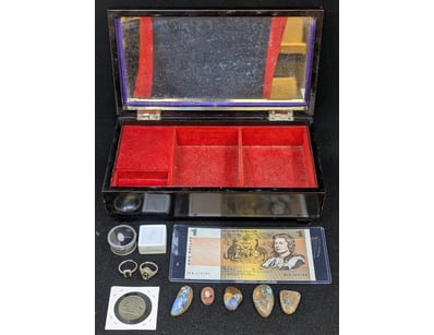 The Curio Collection (A980) - Lot 621