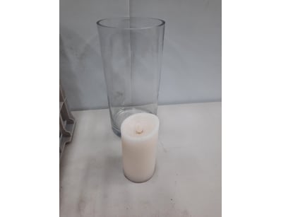 Battery operated candles in glass.

Quantity: 4...