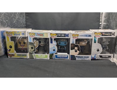 FUNKO POP VINYL FIGURE COLLECTION - 7 PIECES

Cu...