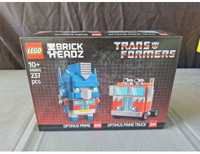 **UNRESERVED** LIFETIME COLLECTION OF LEGO PART... - Lot 337