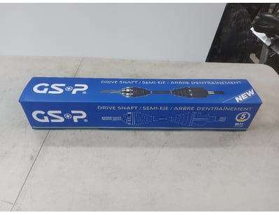 GSP brand new drive shaft (semi-axle/arbre d'entra...