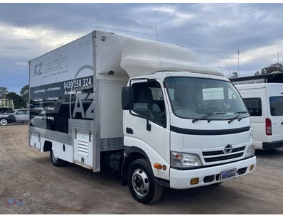 <b>2008 Hino Dutro Light Truck - White - 433,234km...