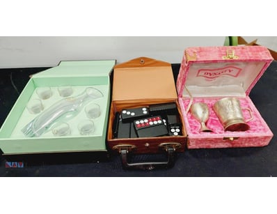 VINTAGE BARWARE AND DOMINO SET COLLECTION - MID 20...