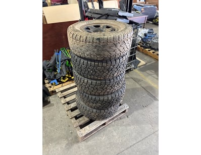 Set of five all-terrain vehicle tyres mounted on 6...
