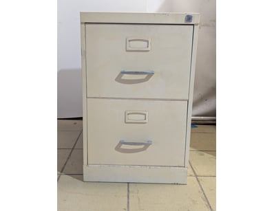 2 drawer filing cabinet, no key supplied

Dimensio...