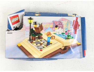 **UNRESERVED** LEGO Set 40291 - A charming vintage...