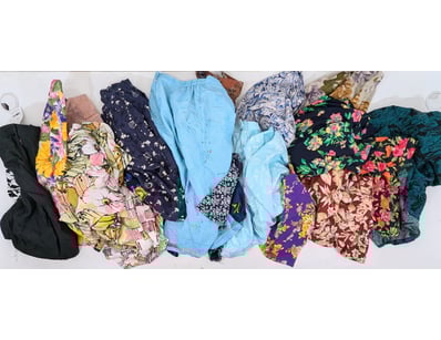 Entire Vintage Clothing Store Liquidation (ON11... - Lot 347