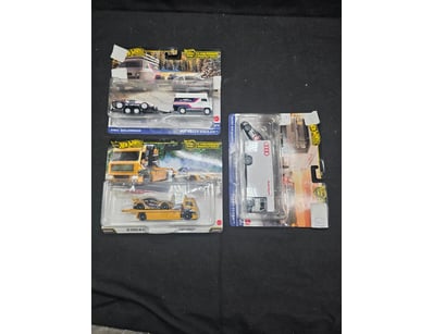 HOT WHEELS TEAM TRANSPORT COLLECTION - FOUR DIE-CA...