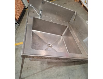 Stainless steel restaurant sink

Approximate Dim...