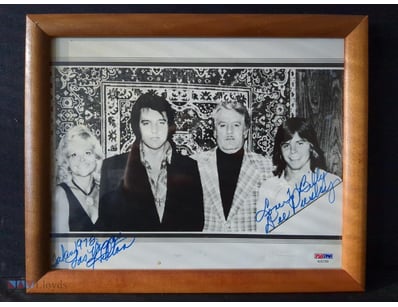AUTOGRAPHED PHOTOGRAPH OF DEE STANLEY (SIGNED PRES...
