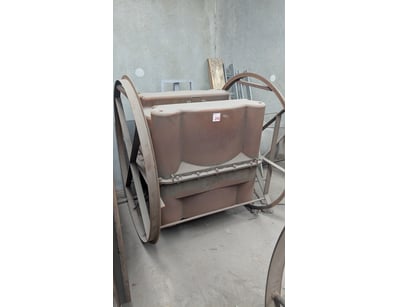 Mostly UNRESERVED POLY TANKs Manufacturer CLOSU... - Lot 266