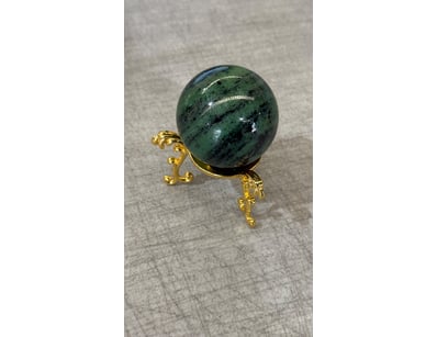 Elegant decorative sphere pendant with base

