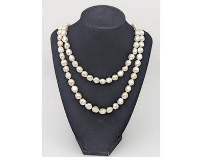 FAUX PEARL NECKALCE


583010+210


