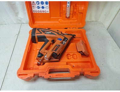 1 x PASLODE Impulse IM90Ci lithium nail gun , in c...