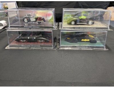 SET OF EAGLEMOSS BATMAN CARS

1X Batman & Robin ...