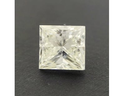 Diamond And Gemstone Market (A999) - Lot 576