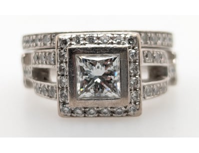 18CT WHITE GOLD EIGHTY-THREE STONE DIAMOND RING SE...