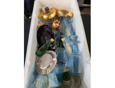 Vintage barware and glassware collection comprisin...