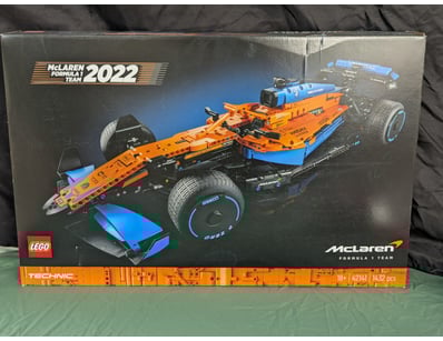 **UNRESERVED** LIFETIME COLLECTION OF LEGO PART... - Lot 122