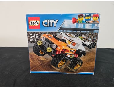 **UNRESERVED** LIFETIME COLLECTION OF LEGO PART... - Lot 773