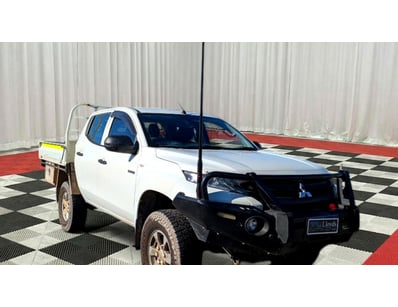 <b>2019 Mitsubishi Triton MR GLX Dual Cab Chassis ...
