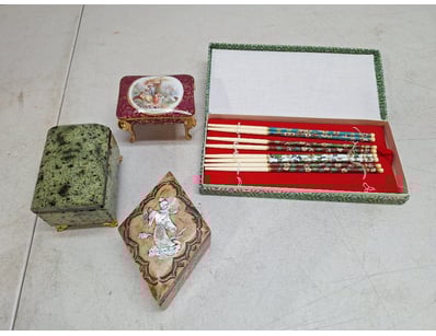 The Curio Collection (A990) - Lot 1007