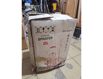 25-litre capacity power sprayer with 26cc engine

...