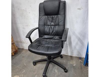 1 x black swivel chair, arm Rests,  adjustable hei...