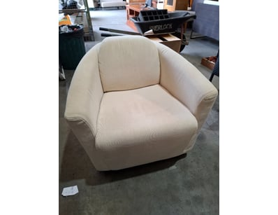 Decorative Chair, Cream colour

Dimensions: H 71...
