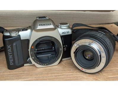 Gadgets, Music & Pastimes (A988) - Lot 2024