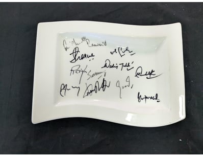VILLEROY & BOCH DINNER PLATE SIGNED BY THE BEST IN...