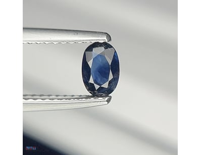 CERTIFIED 0.49CT NATURAL DEEP BLUE SAPPHIRE (CORUN...