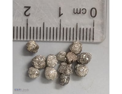 4.3 CARATS ROUGH UNCUT DIAMOND GEMSTONES

4.3 Cara...