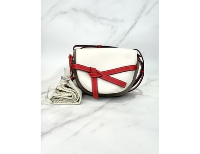 Designer Vault (A979) - Lot 5506