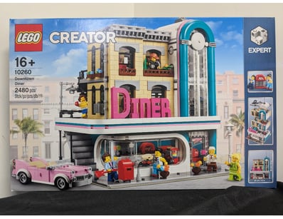 LEGO CREATOR EXPERT DOWNTOWN DINER SET 10260

Le...