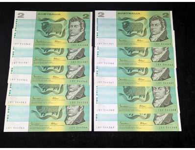 AUSTRALIAN $2 BANKNOTES - SEQUENTIAL SERIAL NUMBER...