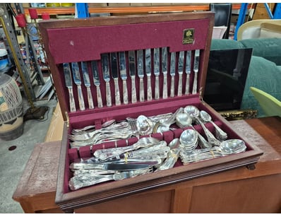 Antiques, Vintage & Interior Treasures (A1005) - Lot 833