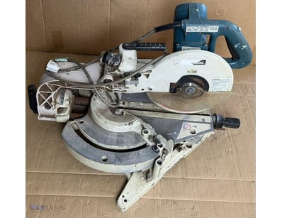Makita sliding compound mitre saw. 1 x LS1013. 240...